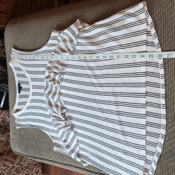 Who What Wear Ruffle Front Tank - Picture 9 of 10